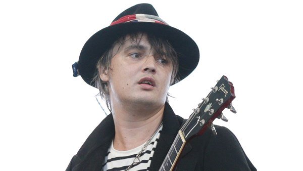 Don’t let it be the Tories, Pete Doherty tells cheering crowd ahead of election - www.breakingnews.ie - Manchester