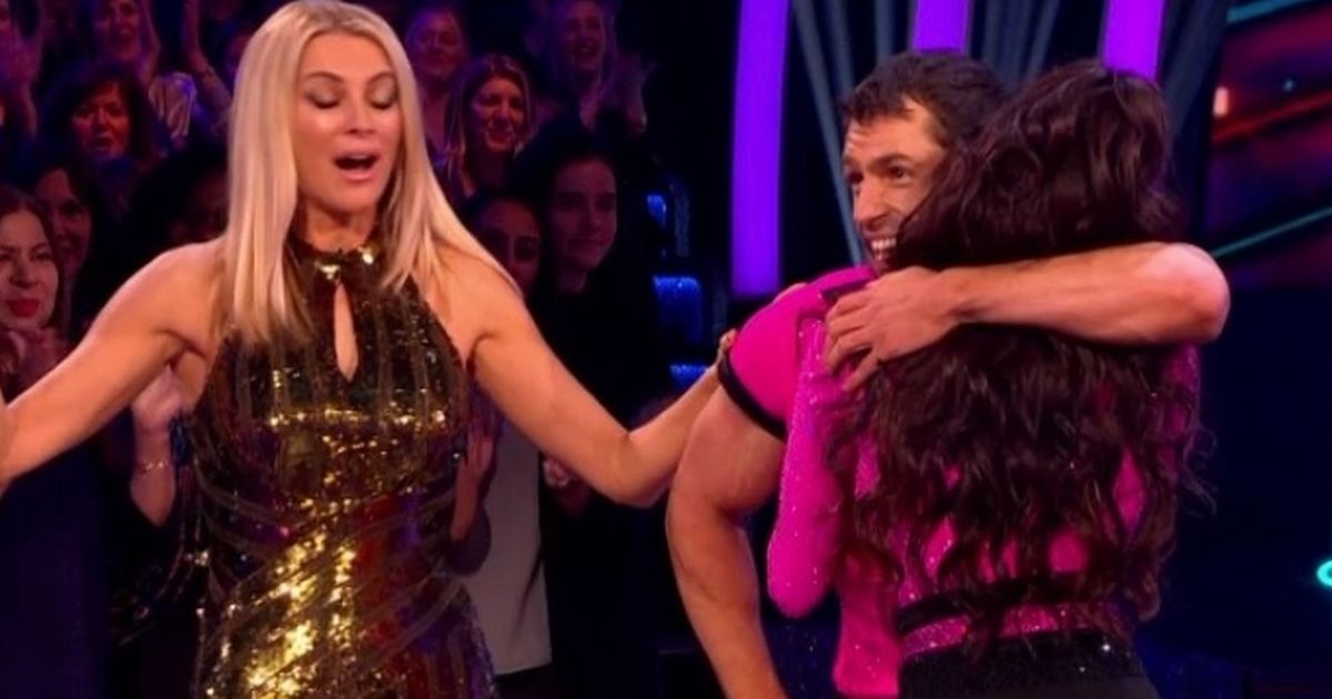 Strictly Come Dancing fans unimpressed with Tess Daly's Kelvin Fletcher blunder - www.irishmirror.ie