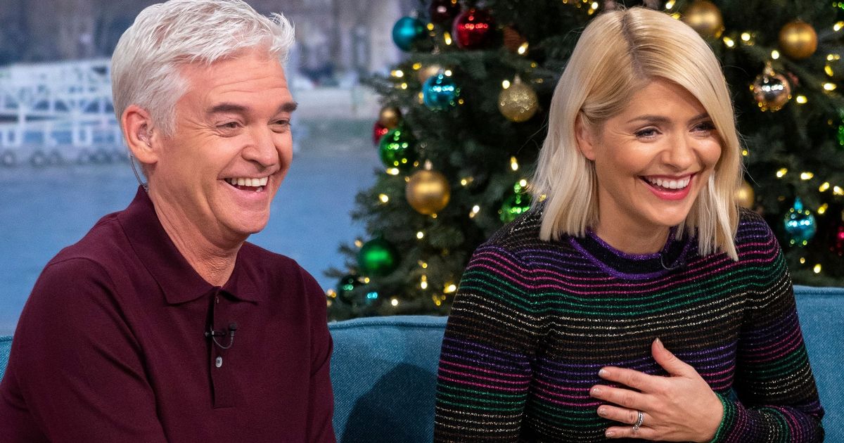 Phillip Schofield fires back at feud as he calls Holly Willoughby the sister he never had - www.irishmirror.ie