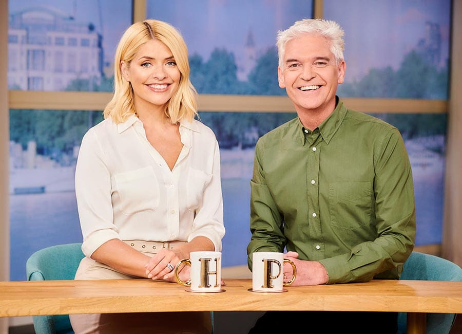 Phillip Schofield’s former co-star says he’s a ‘total t**t’ in online outburst - evoke.ie