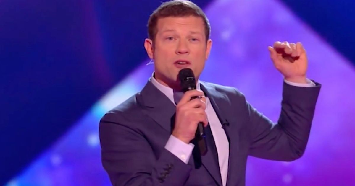 X Factor: The Band viewers stunned over host Dermot O'Leary's awkward blunder - www.irishmirror.ie