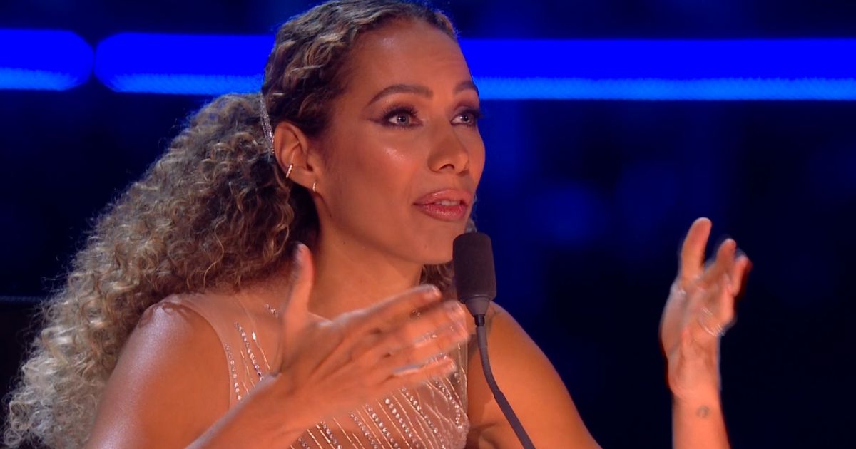 Simon Cowell and Leona Lewis booed by X Factor fans over Unwritten Rule comments - www.irishmirror.ie