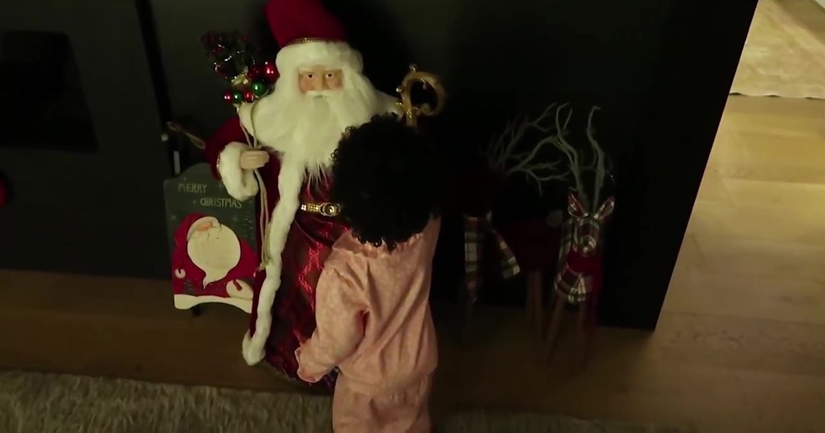 Proud mum Kylie Jenner shows off adorable Stormi getting in the Christmas spirit - www.irishmirror.ie