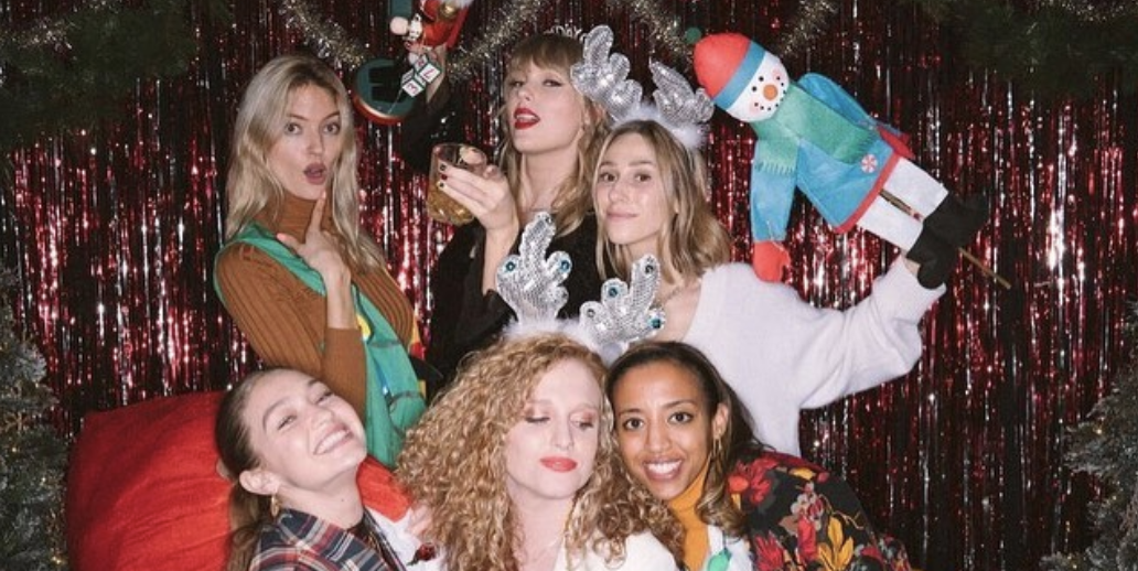 See Taylor Swift's Personal Photos From Her Christmas-Themed 30th Birthday Party - www.elle.com - Manhattan
