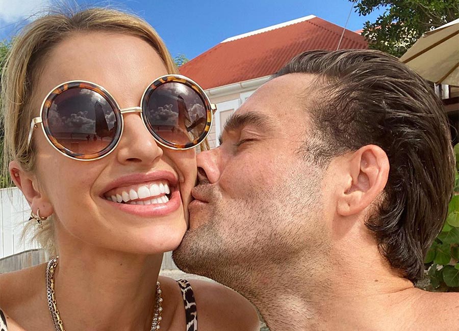 Vogue Williams shares sweet snaps from Christmas getaway in the Caribbean - evoke.ie - Ireland