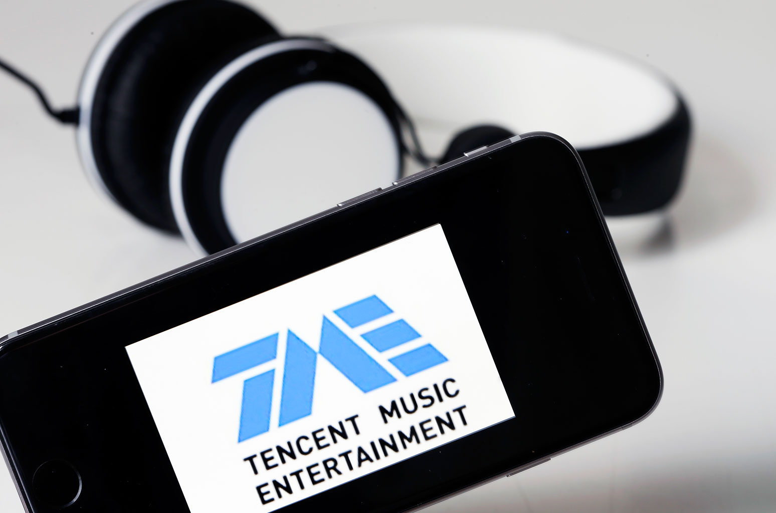 Tencent Music Discloses Plan to Buy Back Up to $400 Million Worth of Shares - www.billboard.com - USA