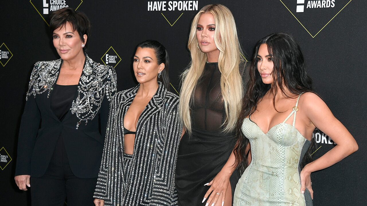 Kardashian and Jenner family may nix annual Christmas card photo shoot in 2019 - www.foxnews.com