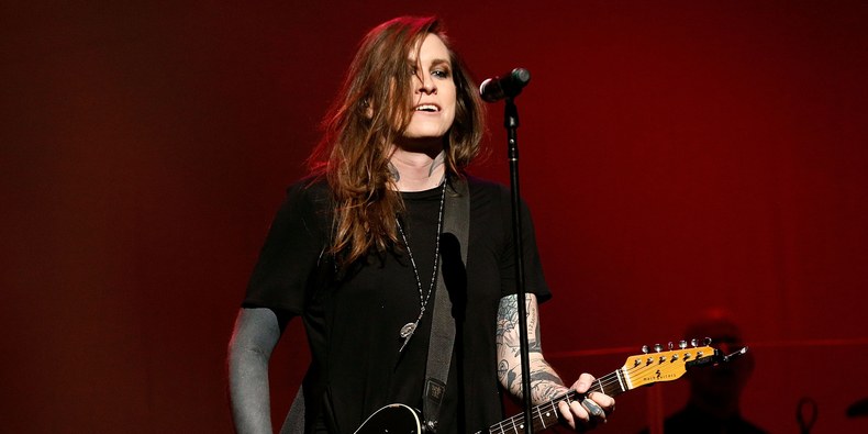Watch Against Me!’s Laura Jane Grace Cover the Mountain Goats’ “Dilaudid” - pitchfork.com - Los Angeles - Texas - county Denton