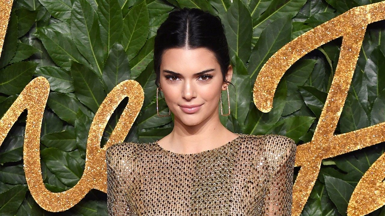Kendall Jenner debuts new lighter hair color and fans are loving it - www.foxnews.com