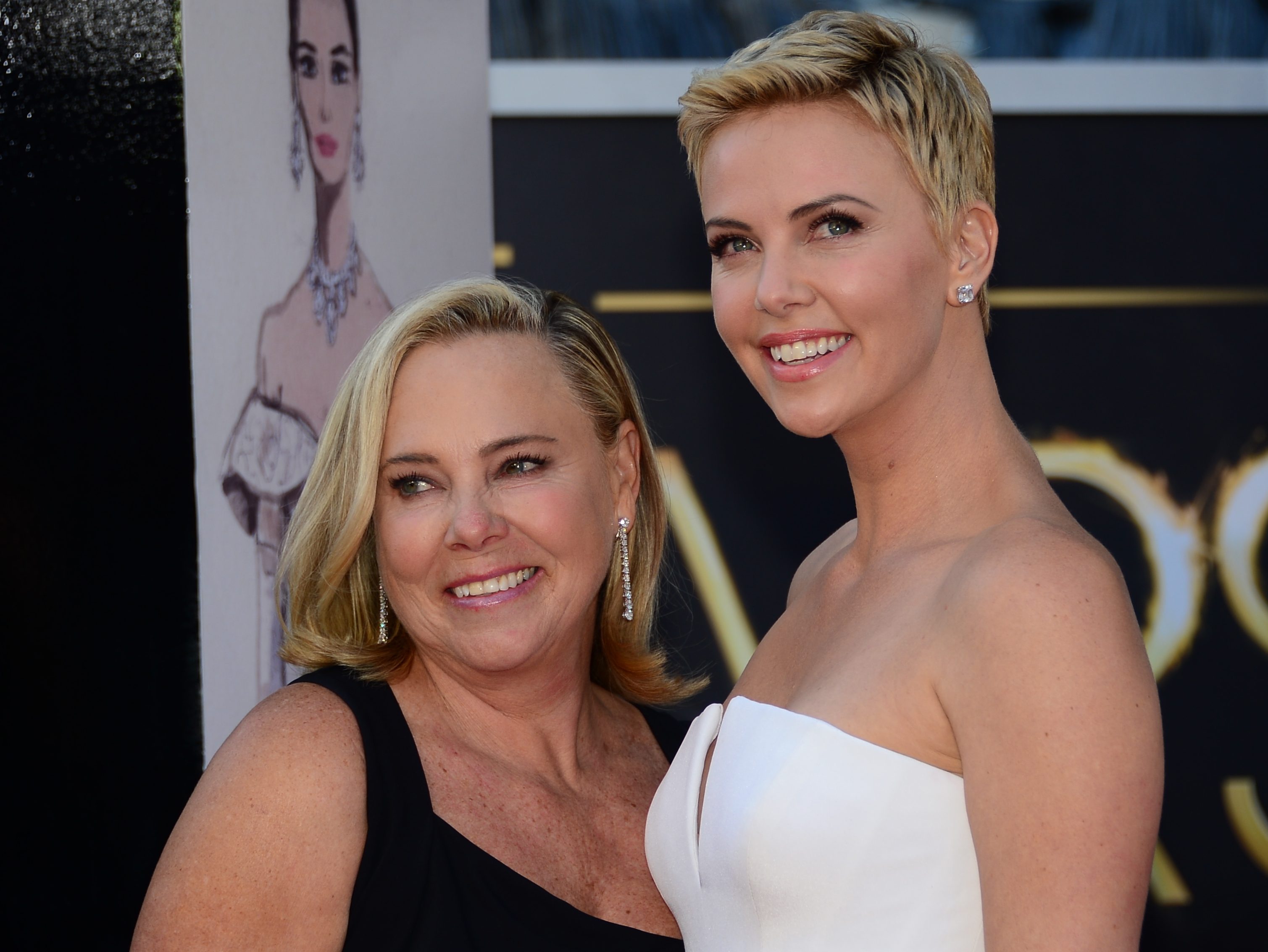 Charlize Theron recalls seeing her mom kill her dad in self-defence - torontosun.com