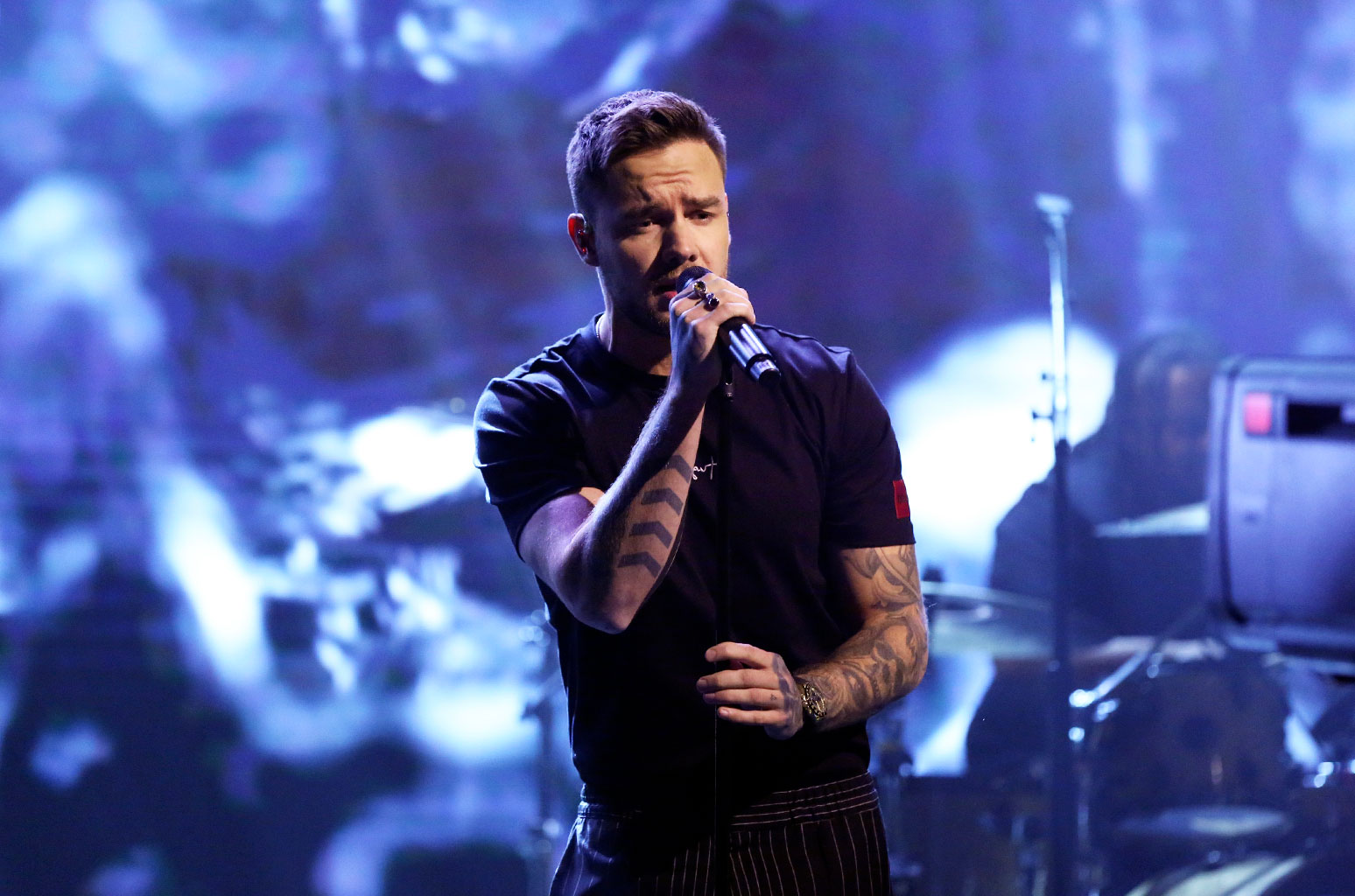 Liam Payne Performs 'Live Forever' &amp; Recalls That One Time Post Malone Slid in His DMs: Watch - www.billboard.com