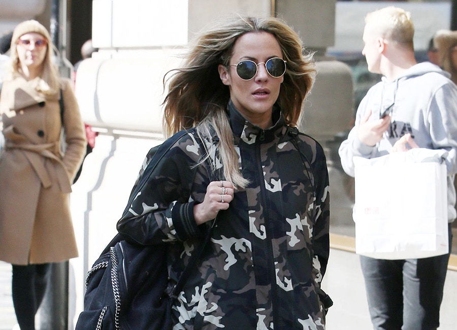 Caroline Flack in hotel with twin sister by her side over fear of returning home - evoke.ie
