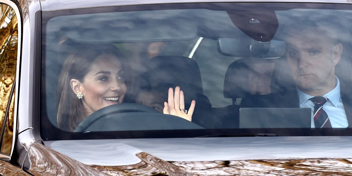 Kate Middleton Fully Ditched Her Earrings Halfway Through Christmas Lunch - www.cosmopolitan.com