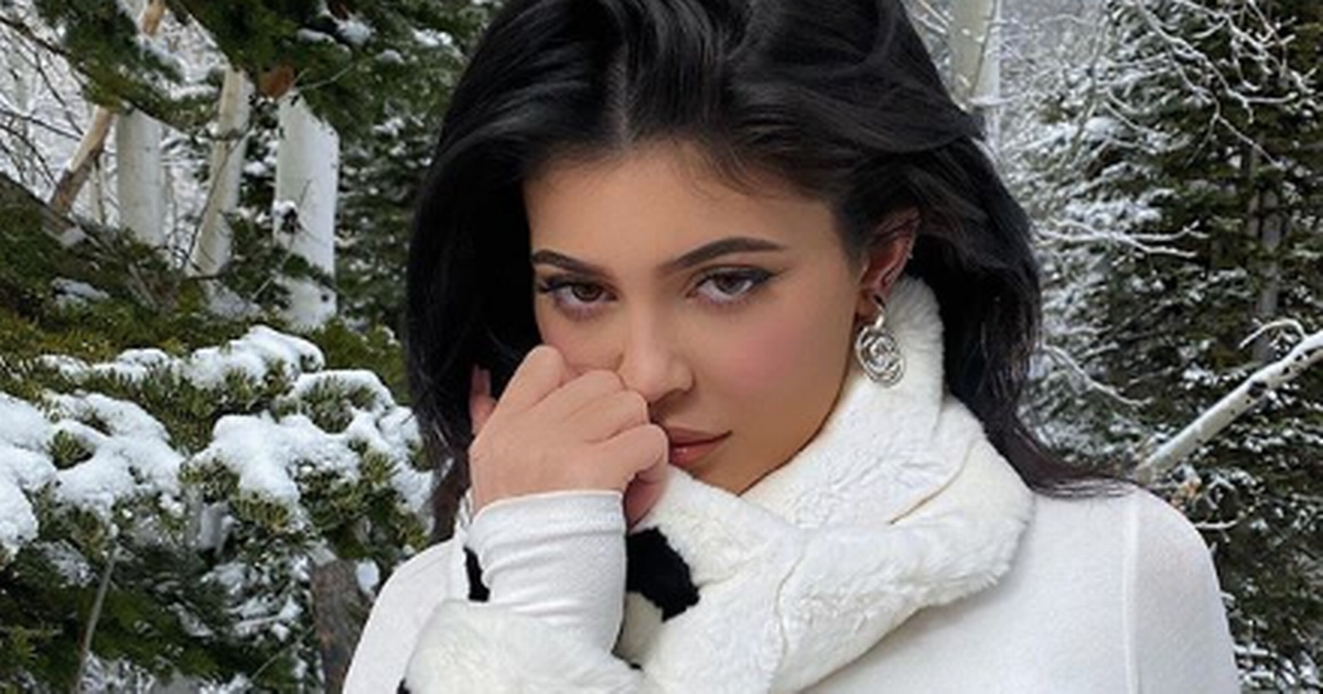 Kylie Jenner shares first-look at her incredible Christmas tree – and it’s huge - www.ok.co.uk