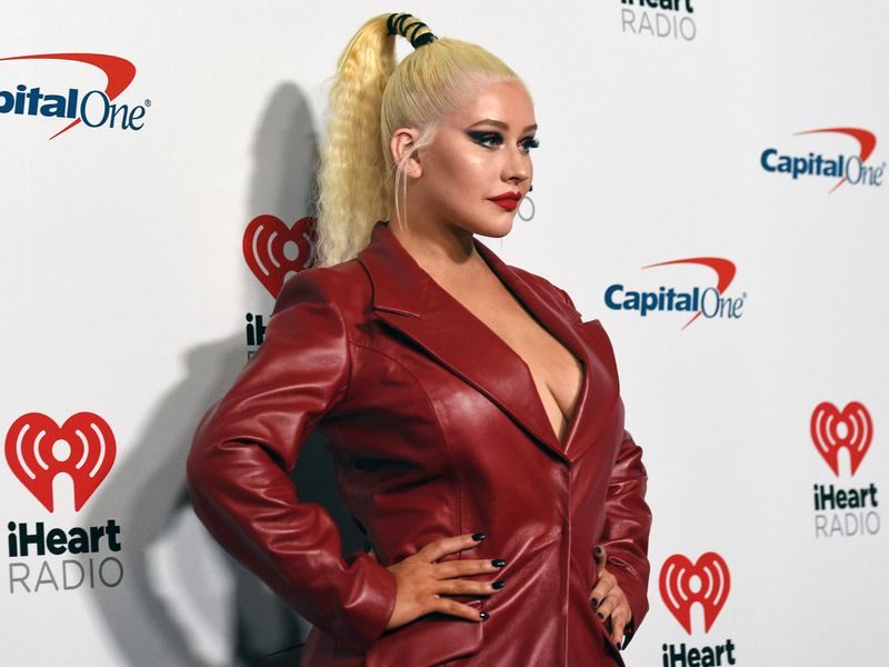 Christina Aguilera laughs off nip slip at birthday celebration - torontosun.com
