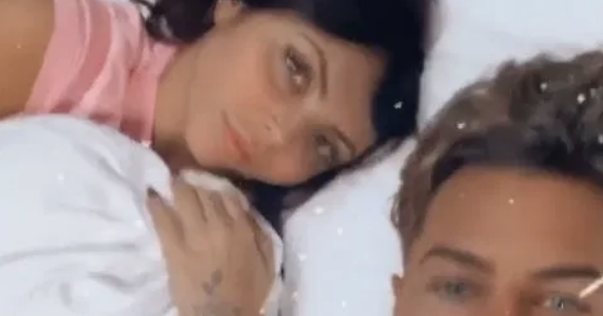 Jesy Nelson cuddles up to boyfriend Chris Hughes in bed as they enjoy festive getaway - www.ok.co.uk
