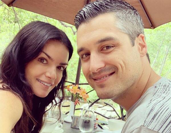 Bachelor's Courtney Robertson Announces She's Engaged—And Pregnant - www.eonline.com - New York - Hawaii - Arizona - county York