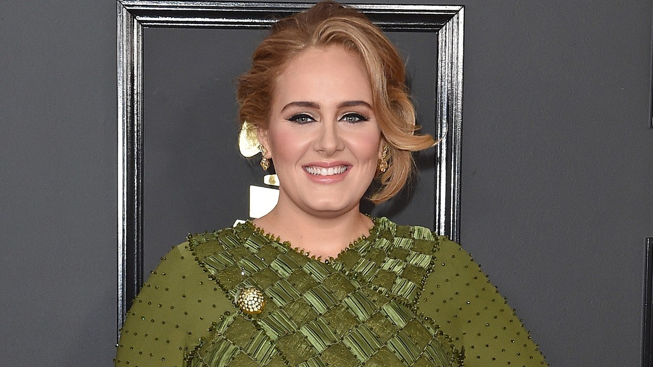 Adele Goes Super Glam for Holiday Party With Santa Claus and the Grinch - www.etonline.com - Britain - Santa