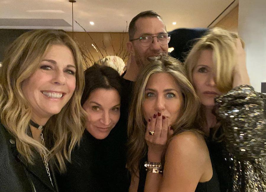 Jennifer Aniston gets into the festive spirit with ‘party of the year’ - evoke.ie