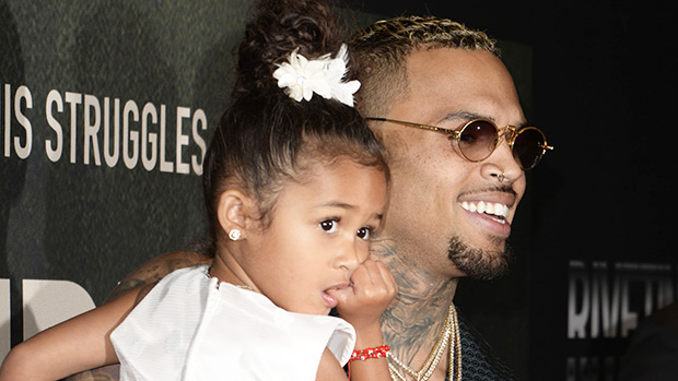 Chris Brown Spoils Royalty, 5, With Stack Of Cash On Christmas Eve &amp; Her Reaction Is Priceless - hollywoodlife.com