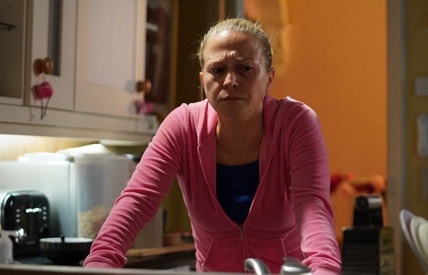 EastEnders New Year episode to feature flashbacks to Christmas special - www.breakingnews.ie