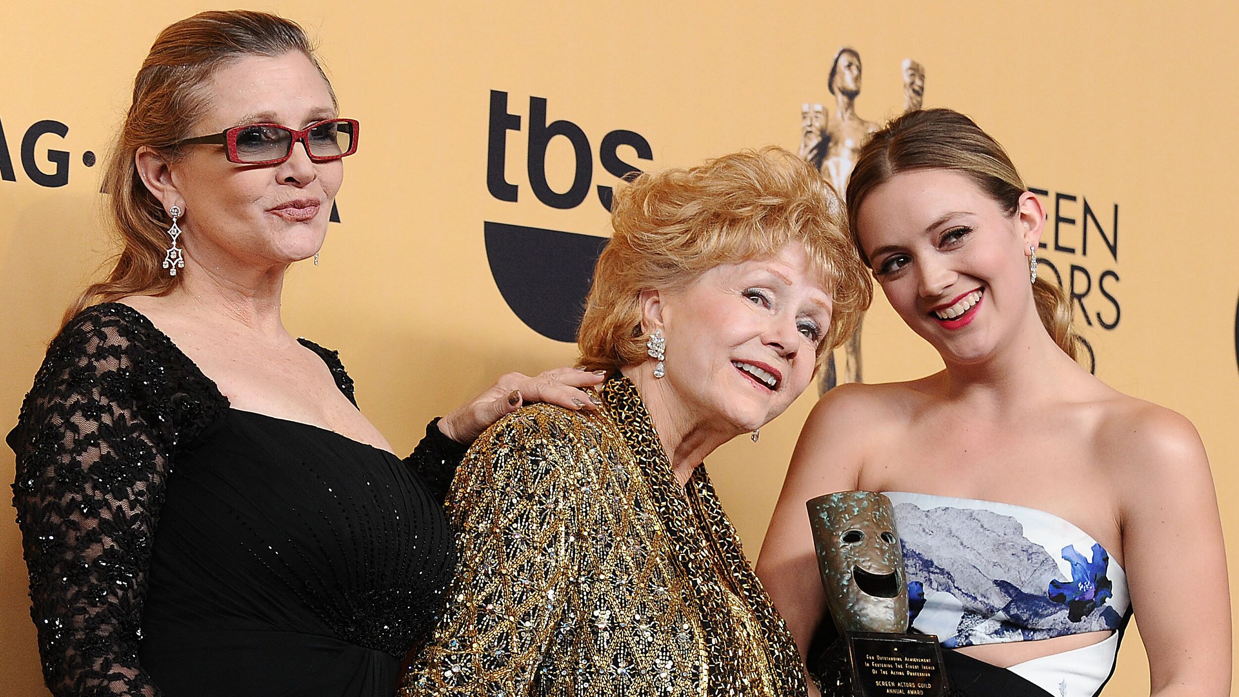 Billie Lourd honors late mom Carrie Fisher, grandma Debbie Reynolds in 'sad' holiday tribute about grief - www.foxnews.com