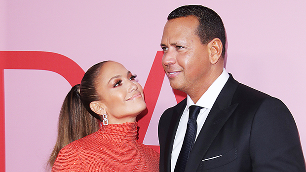 Jennifer Lopez &amp; Alex Rodriguez Rock Matching PJs &amp; Share Sweet Kiss In Front Of Their Christmas Tree - hollywoodlife.com