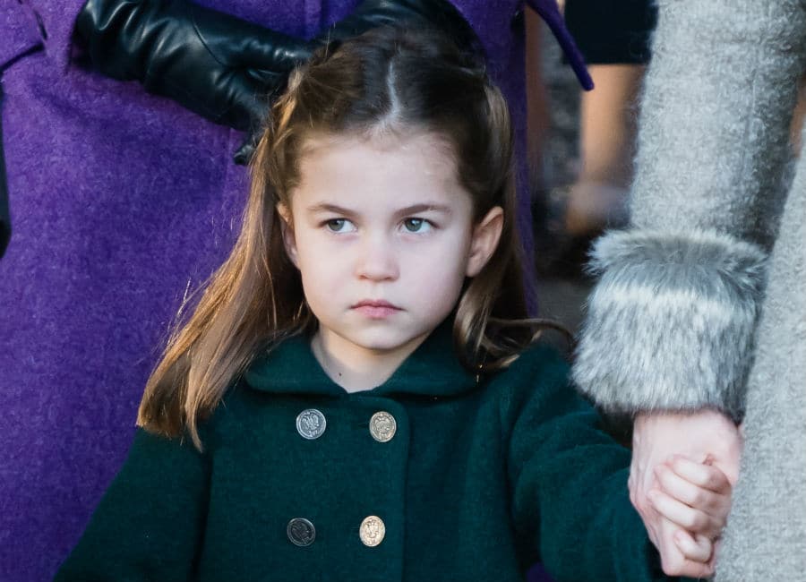 WATCH: Princess Charlotte copies Kate with shy curtsy to Queen ‘Gan Gan’ - evoke.ie - city Sandringham
