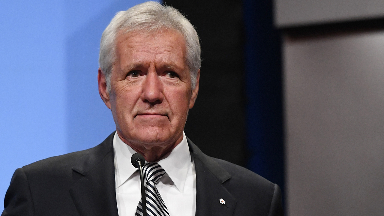 Alex Trebek appears at NBA game amid stage 4 pancreatic cancer battle - www.foxnews.com