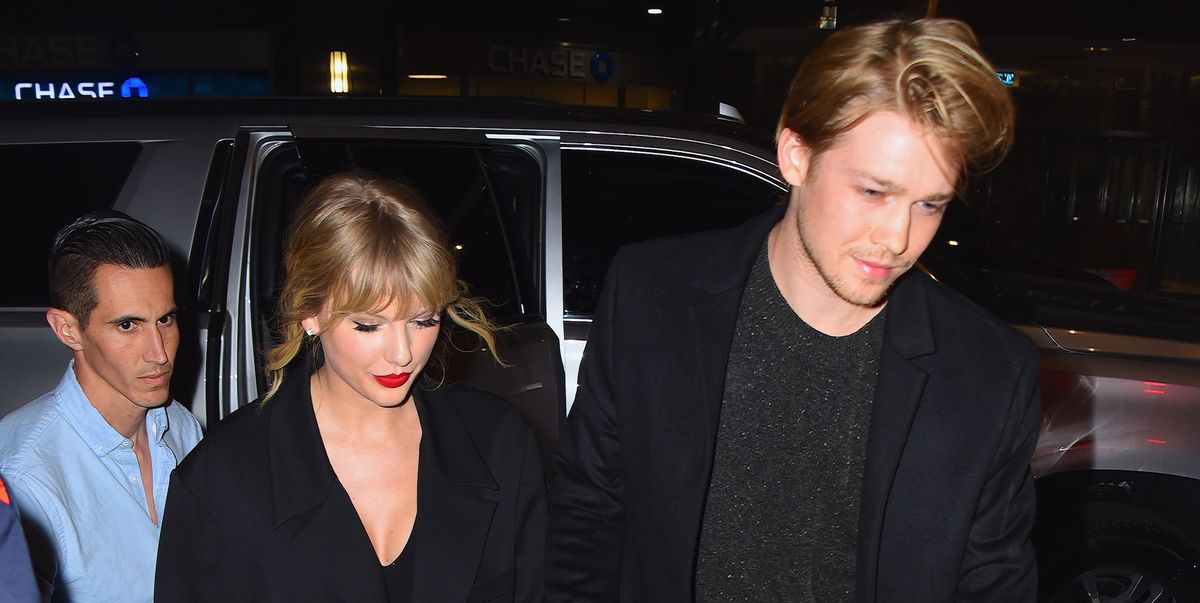 Taylor Swift and Her Family Flew to London to Spend Christmas With Joe Alwyn - www.cosmopolitan.com