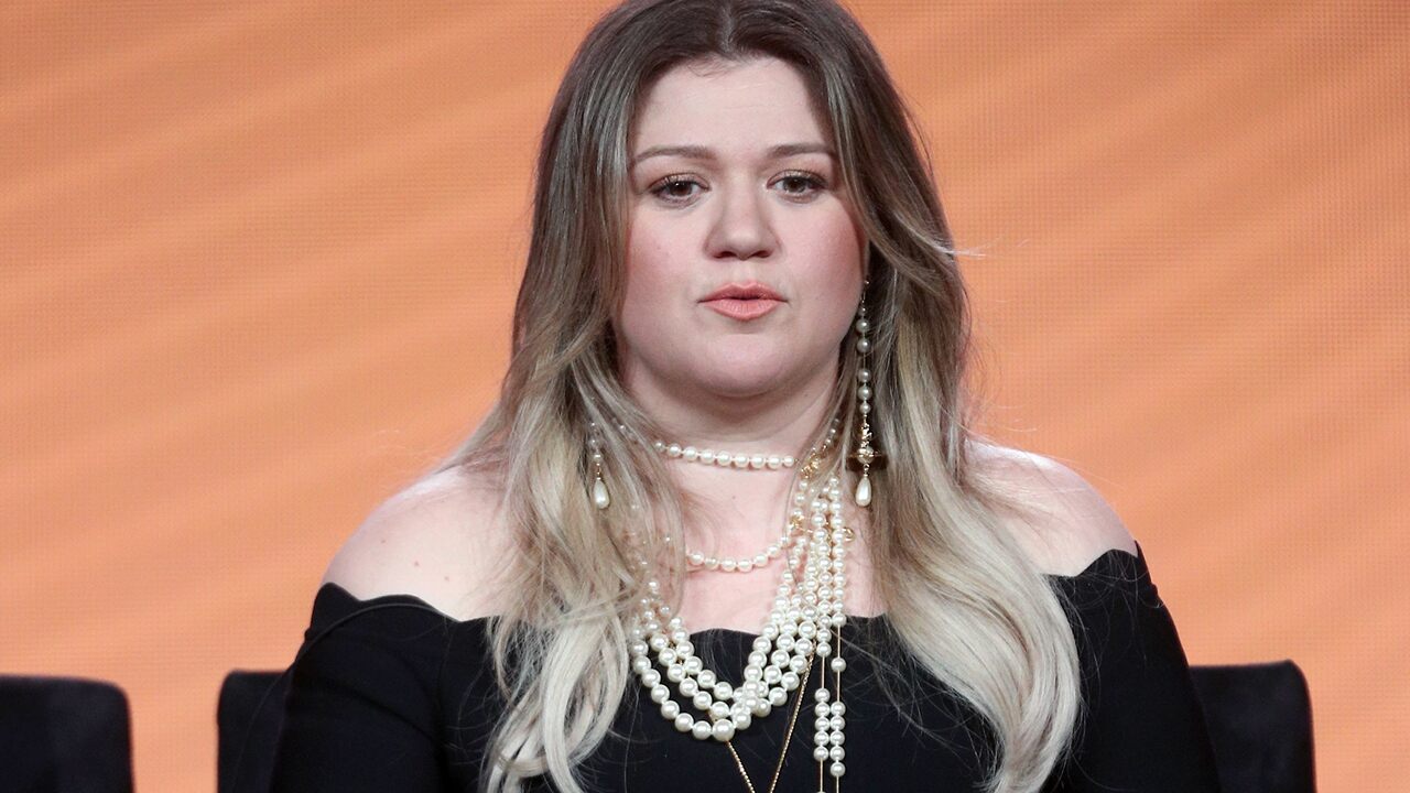 Kelly Clarkson opens up about her sex life: 'How one makes children is what I do before bed' - www.foxnews.com