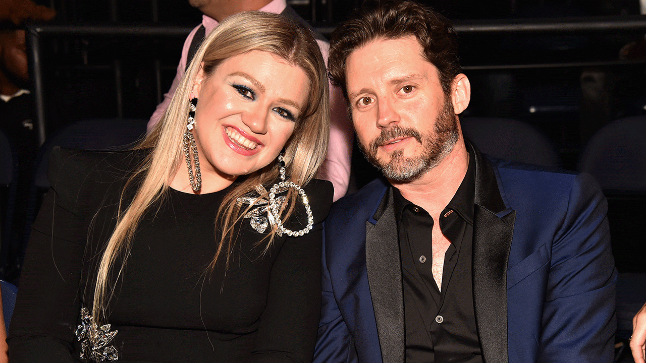 Kelly Clarkson Gets Very Candid About How Often She Has Sex With Her Husband - www.etonline.com