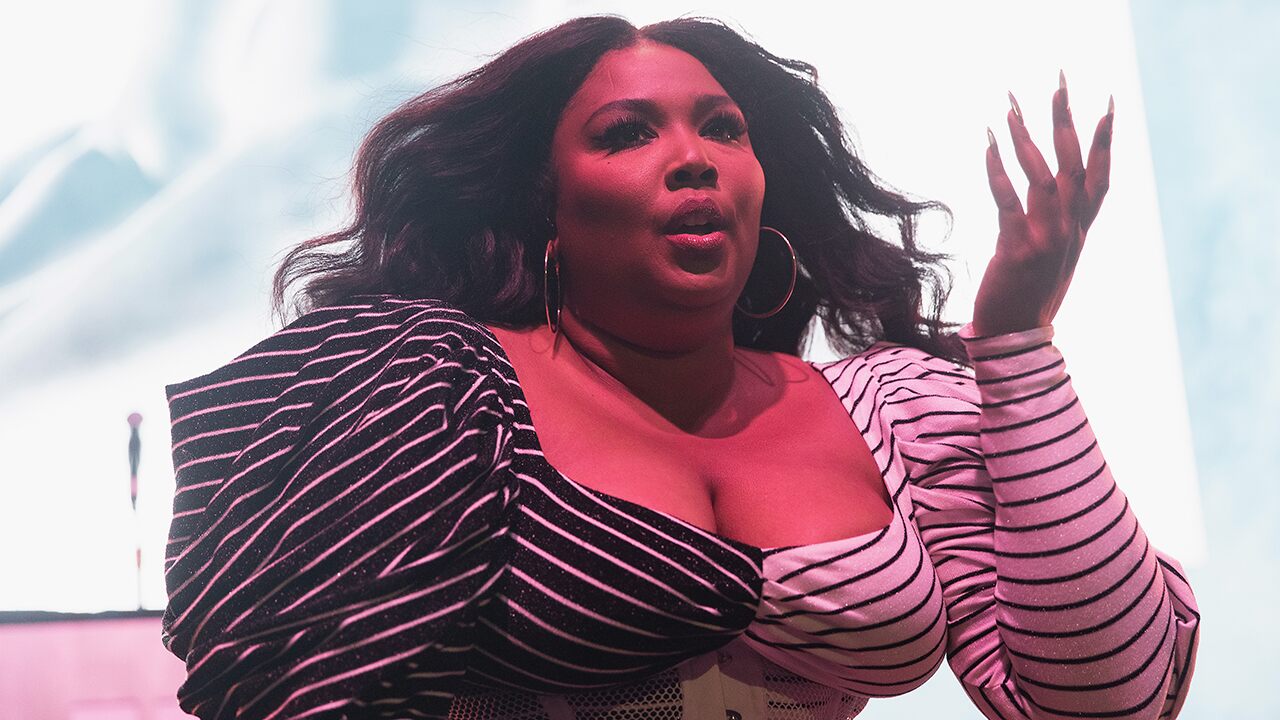 Lizzo named Entertainer of the Year by The Associated Press after monster 2019 - www.foxnews.com