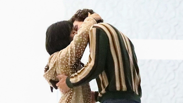 Shawn Mendes And Camila Cabello Passionately Make Out At Toronto Restaurant — Watch - hollywoodlife.com - Canada - Jamaica - county Ontario