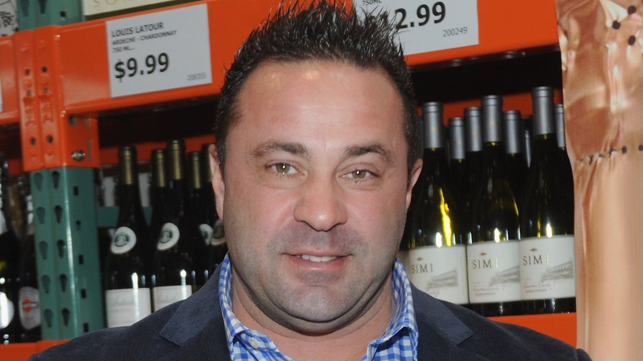 Joe Giudice Reflects on Past Year and Promises His Daughters to be 'the Best of Me in 2020' - www.etonline.com