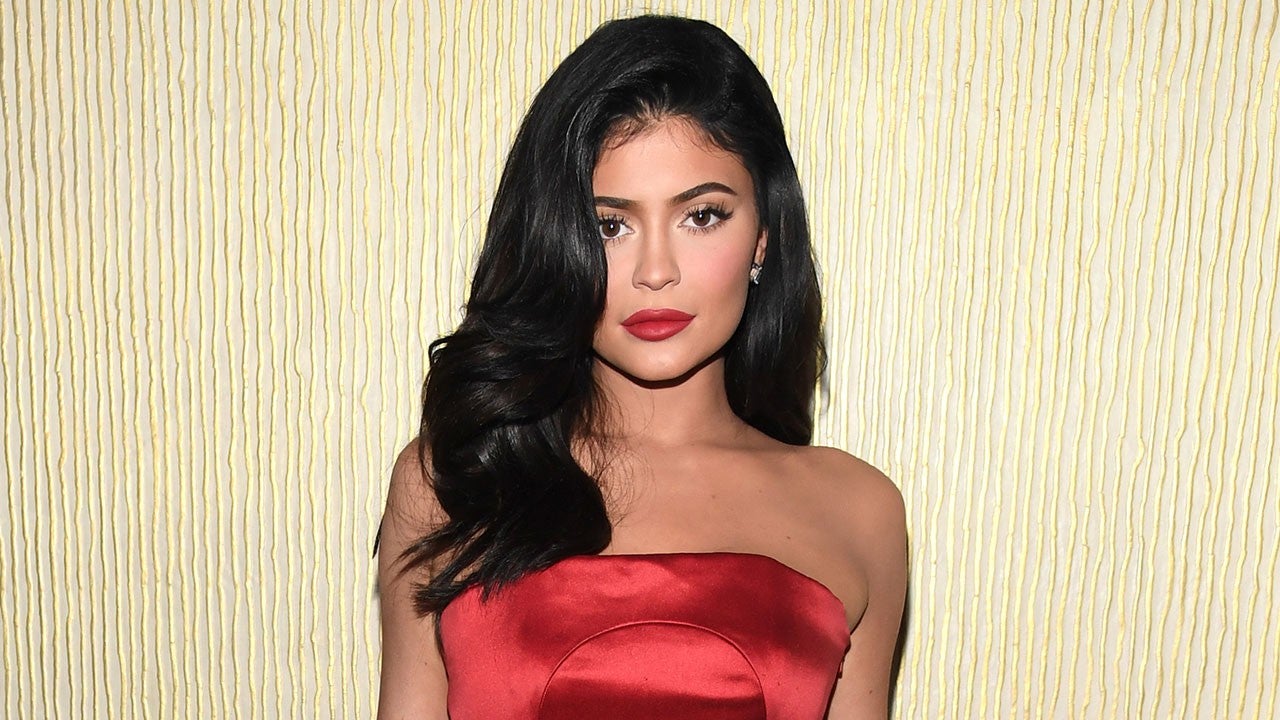 Kylie Jenner Shares Sexy Lingerie Photo for 'One Last Thirst Trap' of 2019 - www.etonline.com