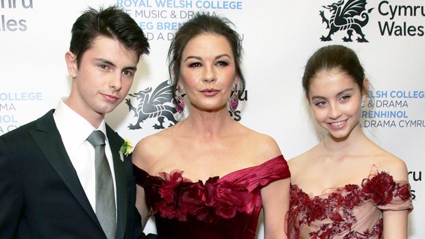 Catherine Zeta-Jones Shares Rare Family Photo With Michael Douglas &amp; Kids Dylan, 19, &amp; Carys, 16, — Pic - hollywoodlife.com