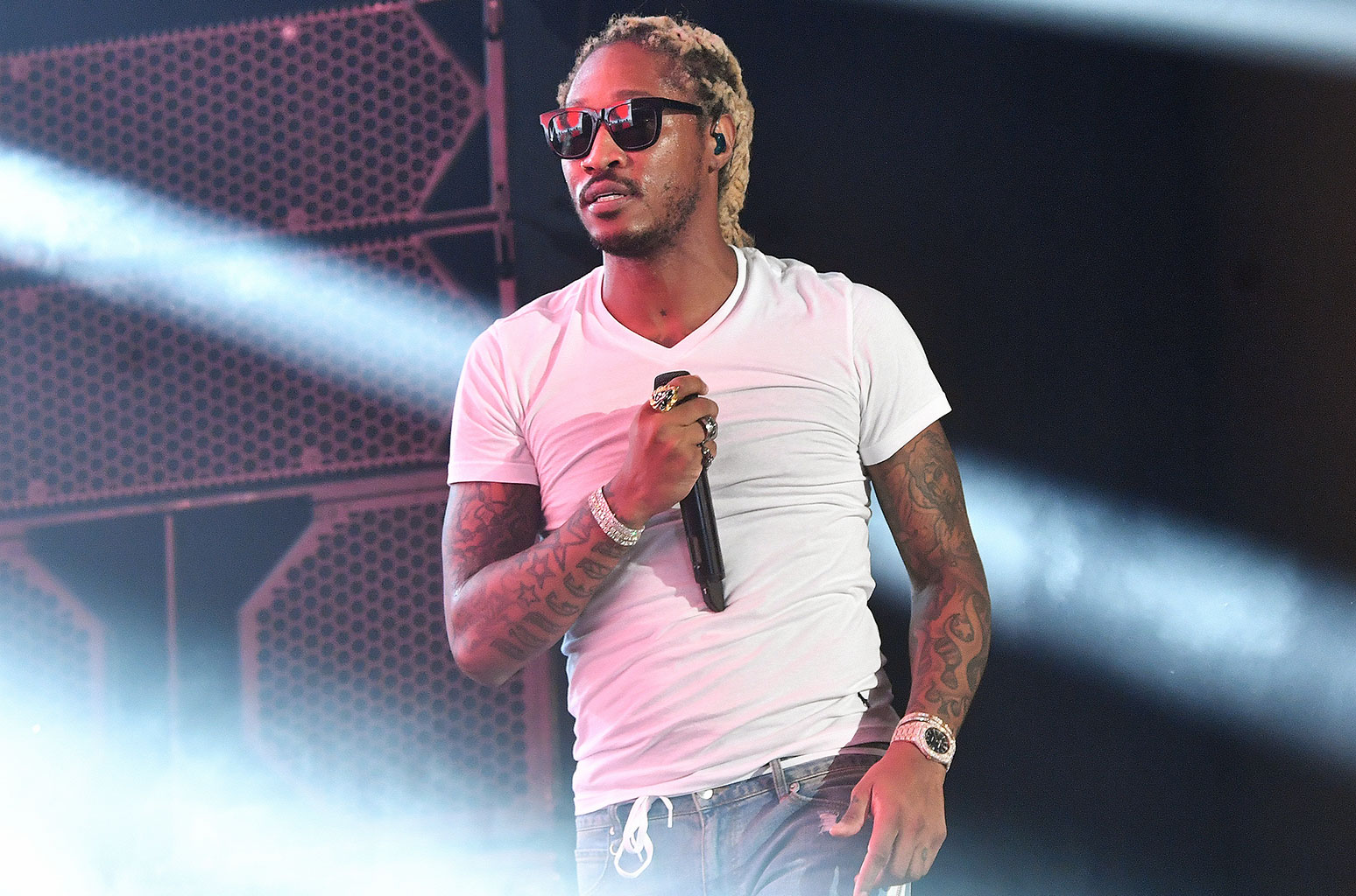 Watch a Fan Get Tackled by Future's Security After Crashing the Stage - www.billboard.com - Indiana - Nigeria - city Lagos