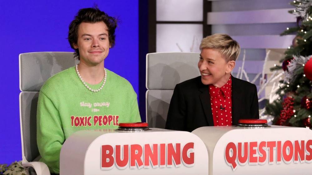 Harry Styles Says His Guilty Pleasure Is ‘Working Out to One Direction,' Talks First Celeb Crush - www.etonline.com
