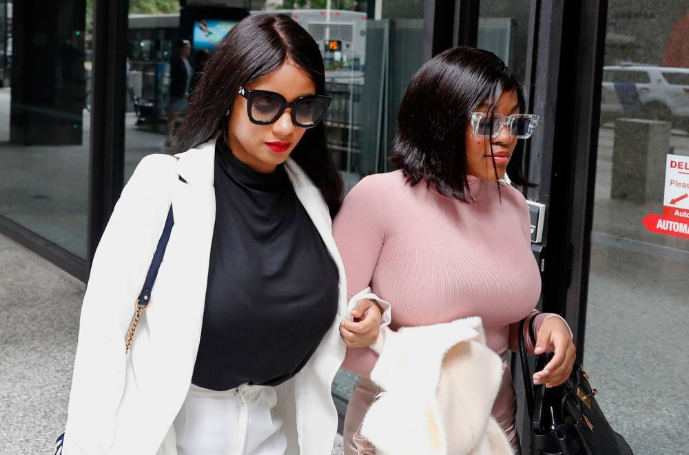R. Kelly Girlfriend Joycelyn Savage Pleads Not Guilty to Battery Charge - www.billboard.com - Chicago - county Cook