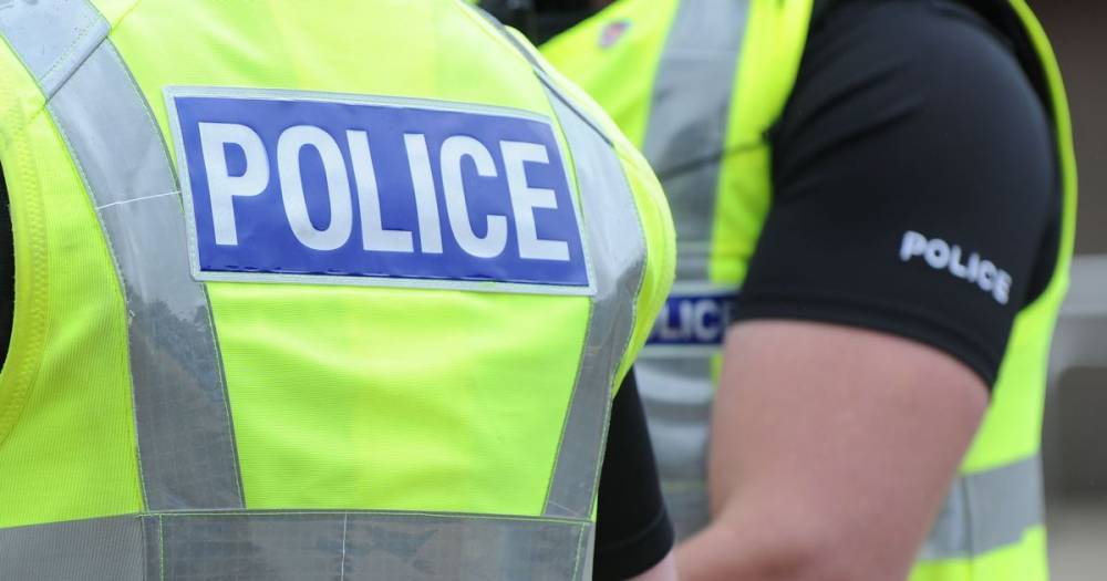 Cops injured after police chase ended in seven-car crash in Glasgow - www.dailyrecord.co.uk