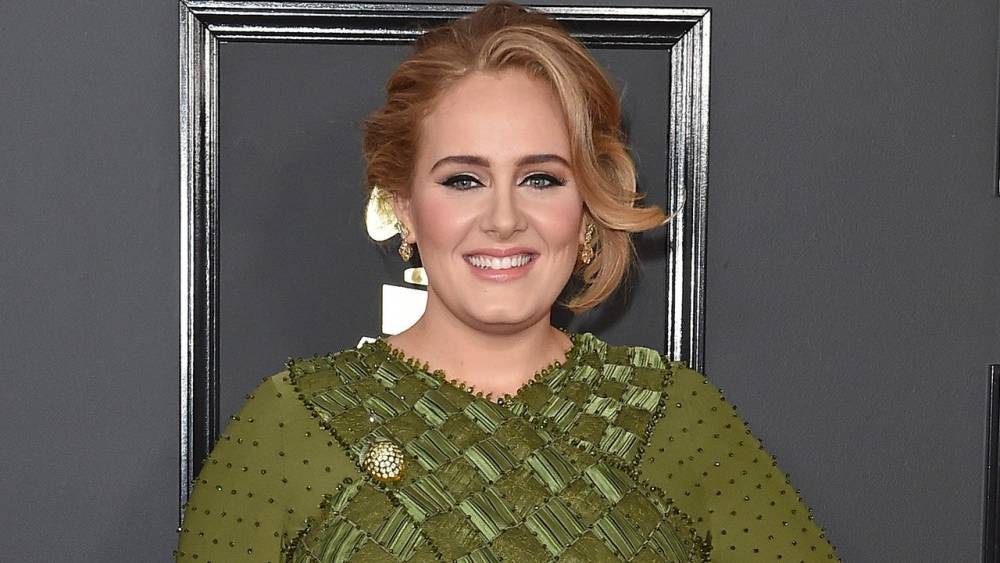 Adele Tells a Fan She's Lost About 100 Pounds During Vacation Encounter With Harry Styles - www.etonline.com - Anguilla