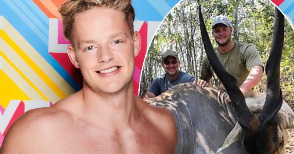 Love Island viewers call for Ollie Williams to be removed after animal hunting photos emerge online - www.ok.co.uk