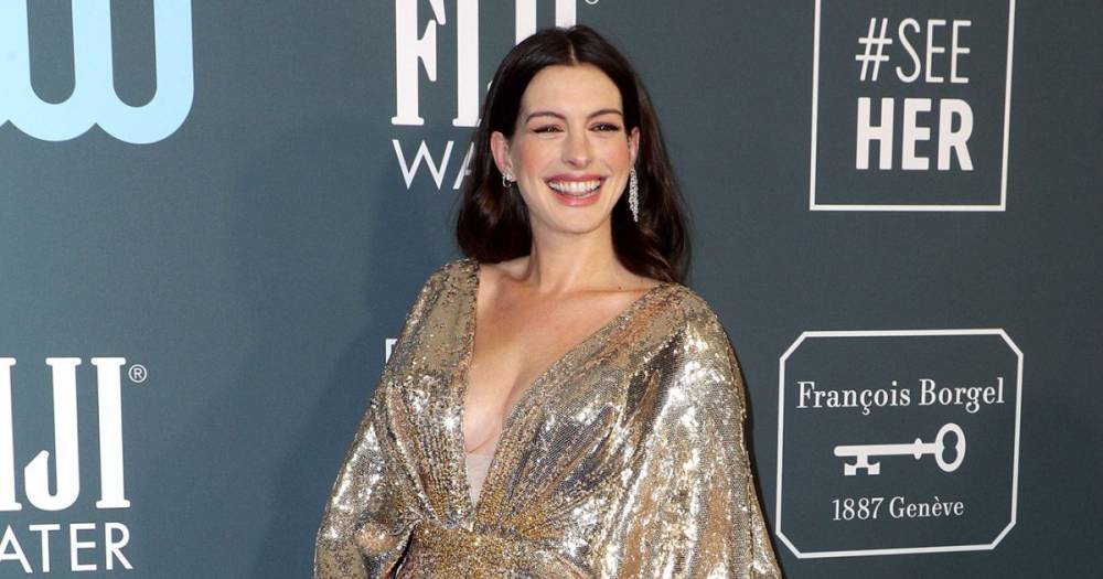 Anne Hathaway Makes Post-Baby Body Debut at 2020 Critics’ Choice Awards After Welcoming Baby No. 2 - www.usmagazine.com