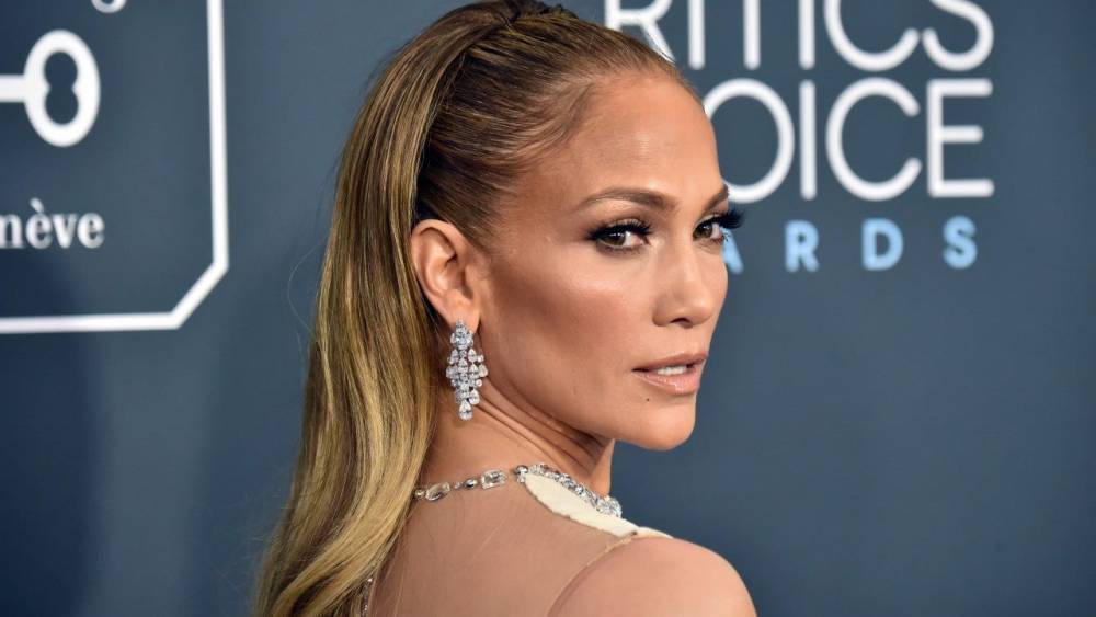 Jennifer Lopez Is Back to Her Signature Curve-Hugging Style at 2020 Critics' Choice Awards - www.etonline.com - California