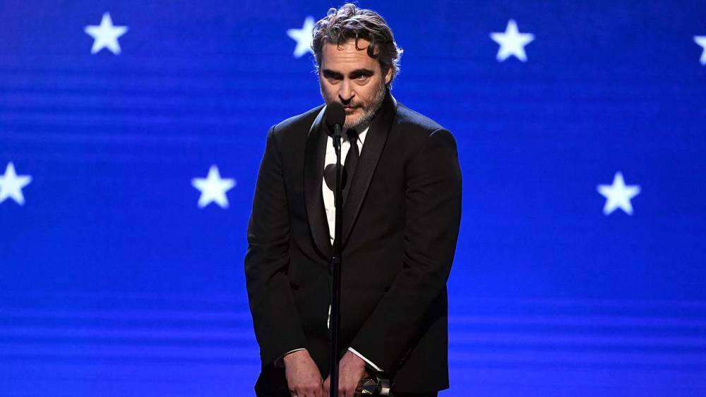 Critics' Choice Awards: Joaquin Phoenix Champions Vegan Menu, Address Gun Violence After Best Actor Win - www.hollywoodreporter.com - Santa Monica