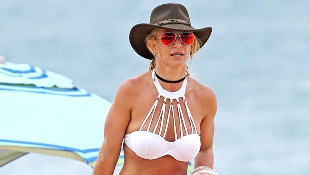 Britney Spears, 38, Reveals Insanely Toned Body In A Bikini While Doing Yoga In Hawaii — Watch - hollywoodlife.com