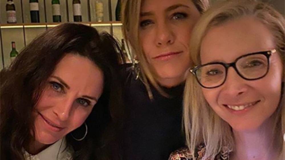 'Friends' co-stars Jennifer Aniston, Courteney Cox and Lisa Kudrow reunite on Instagram - www.foxnews.com