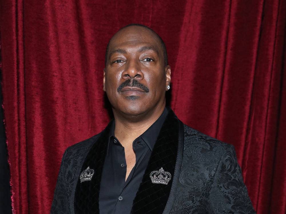 Eddie Murphy says there is ‘something sexy’ about having 10 children. Narrator: 'There is not' - nationalpost.com