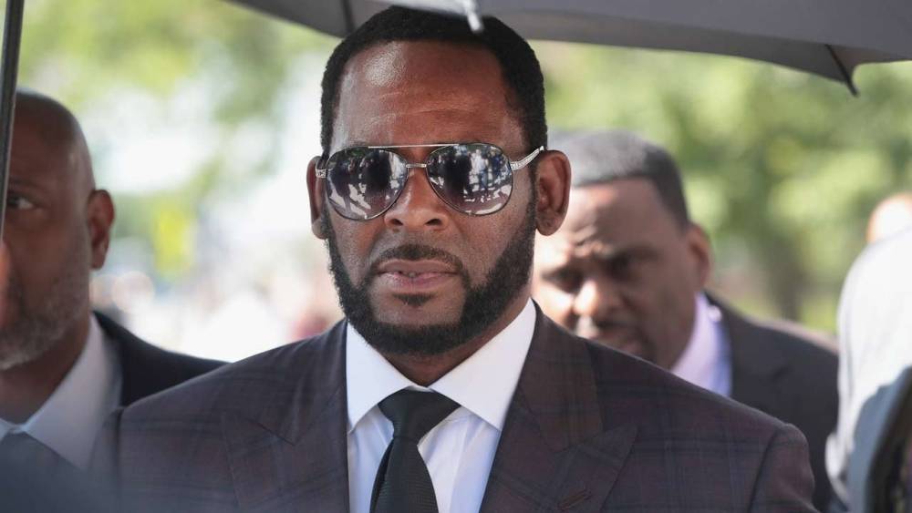 R. Kelly's Ex-Girlfriend Azriel Clary Begins 'Healing Process' With Her Family After Leaving Singer - www.etonline.com